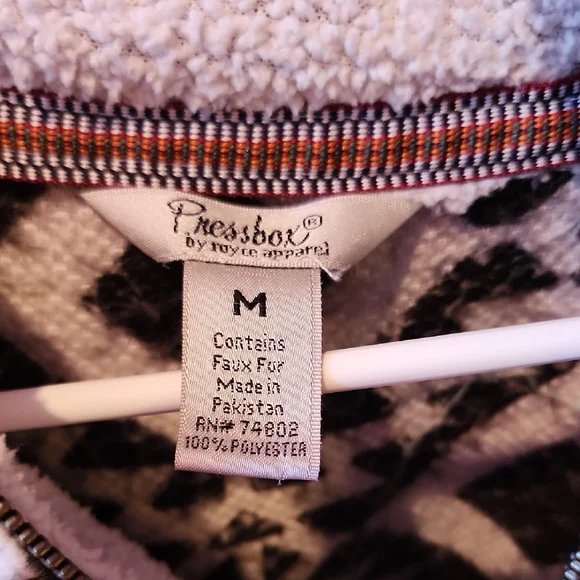 Pressbox Black and White Diamond Sherpa Zip Pullover - Picture 3 of 4